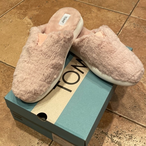 Toms Alpargata Mallow Mule Fluff Slide Slippers in Pink size 8.5 - Picture 1 of 6